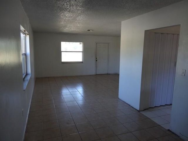 2400 NW 21st Street, Unit 3, Fort Lauderdale, FL 33311 Photo