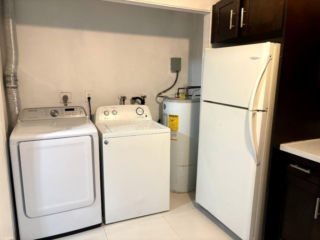 2400 NW 21st Street, Unit 3, Fort Lauderdale, FL 33311 Photo