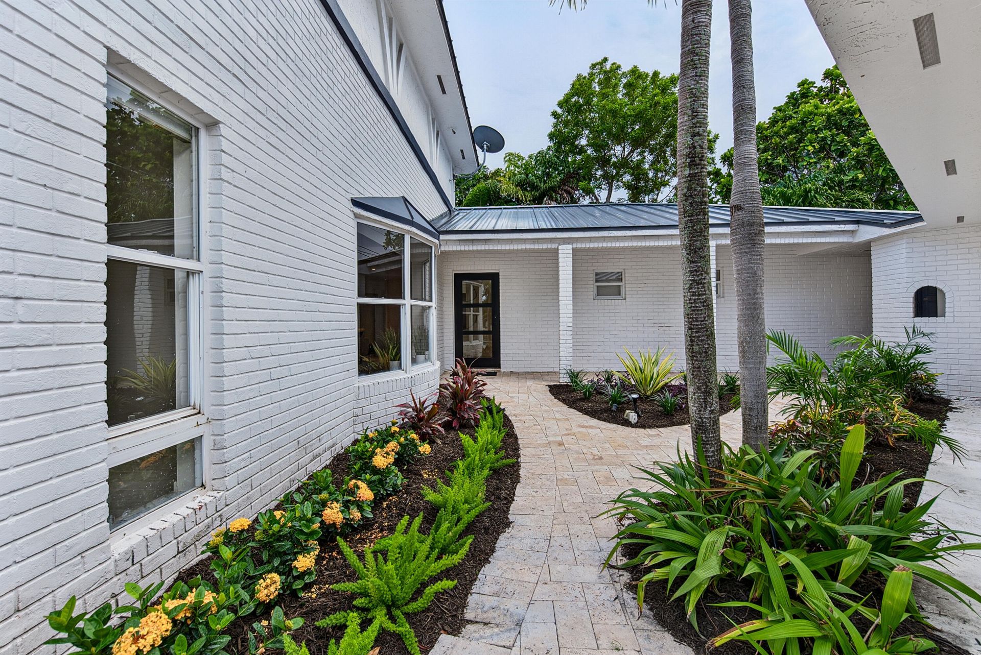 2056 NE 21st Court, Wilton Manors, FL 33305 Photo