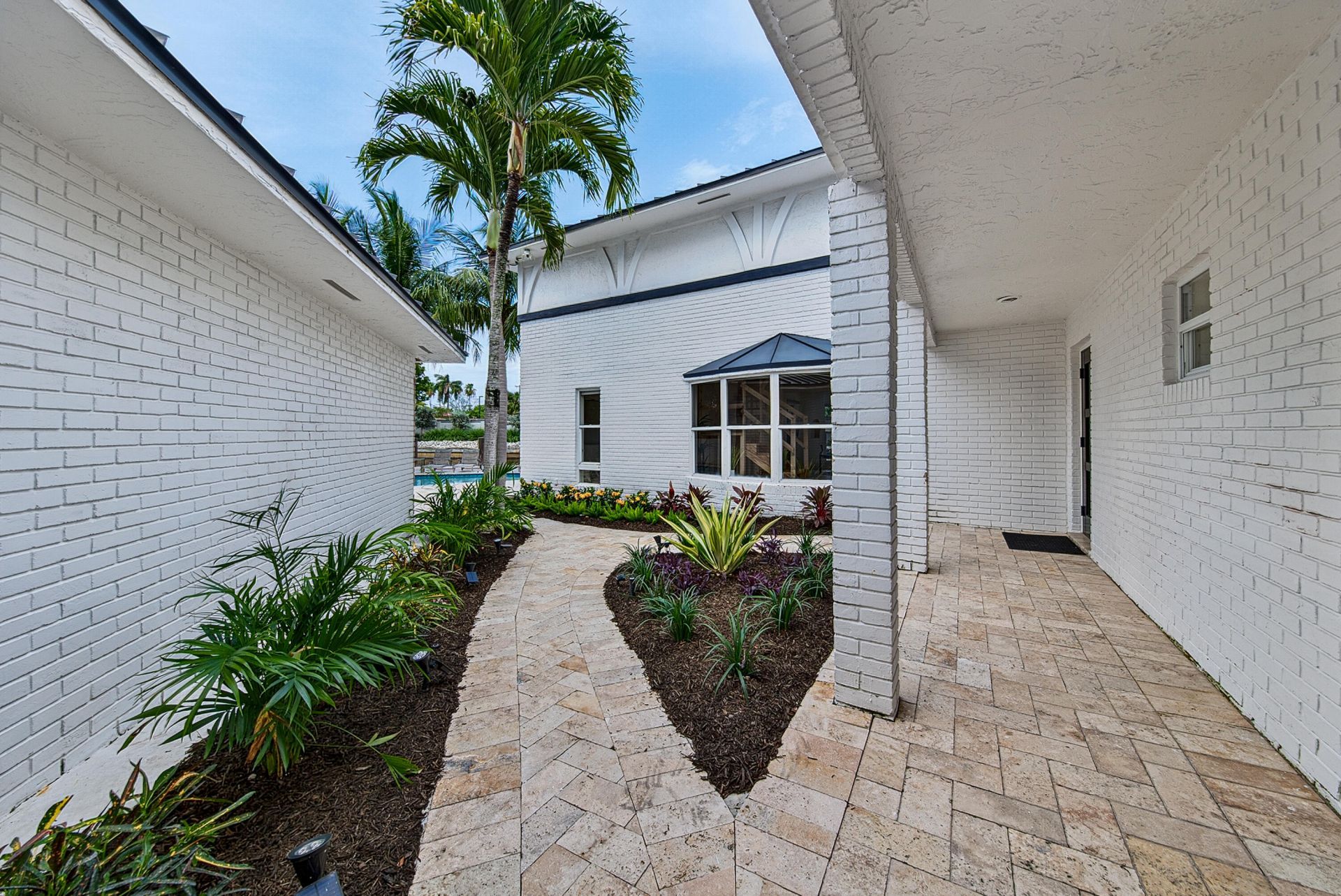 2056 NE 21st Court, Wilton Manors, FL 33305 Photo