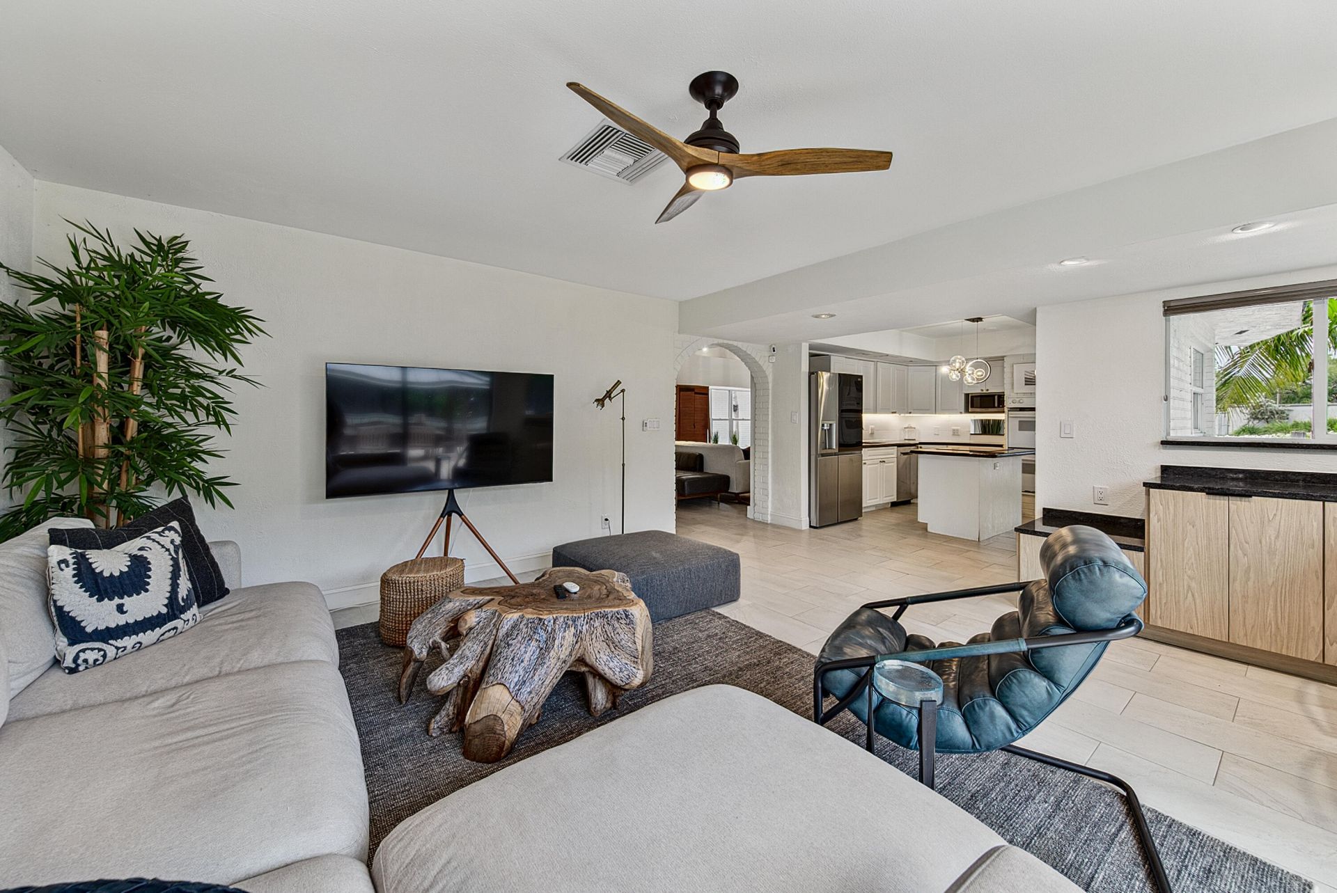 2056 NE 21st Court, Wilton Manors, FL 33305 Photo