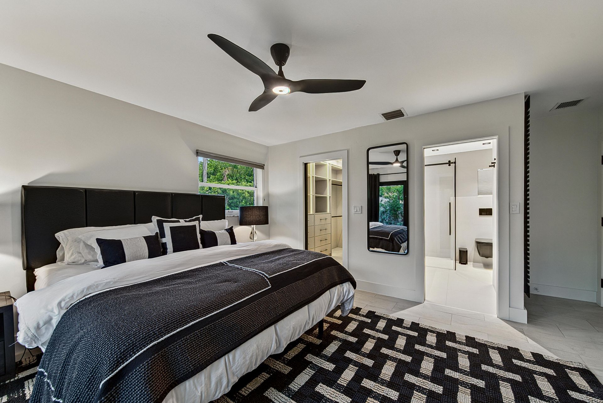 2056 NE 21st Court, Wilton Manors, FL 33305 Photo
