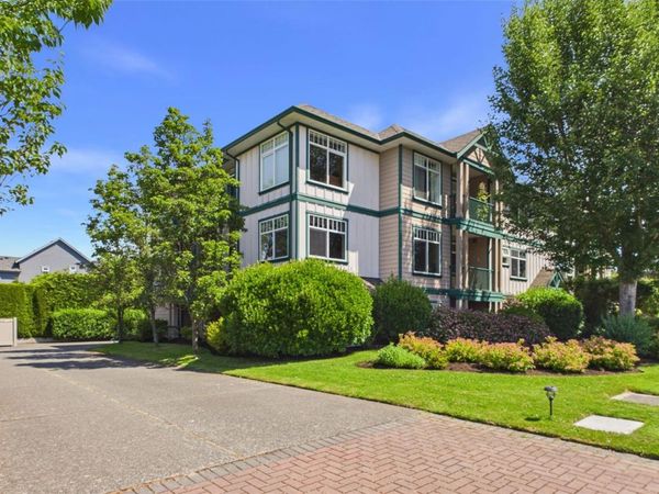 2318 James White Blvd , Unit #201, Sidney, BC V8L 1Z6