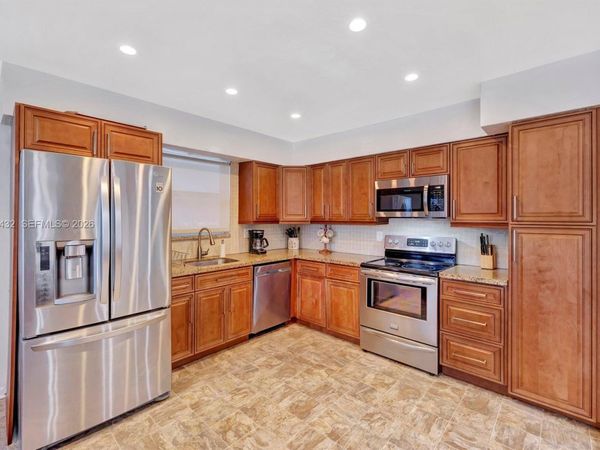 45 SE 14th St , Dania Beach, FL 33004
