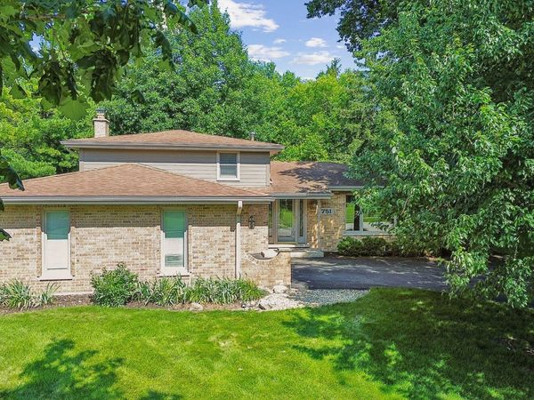 751 Tanglewood Lane , Frankfort, IL 60423