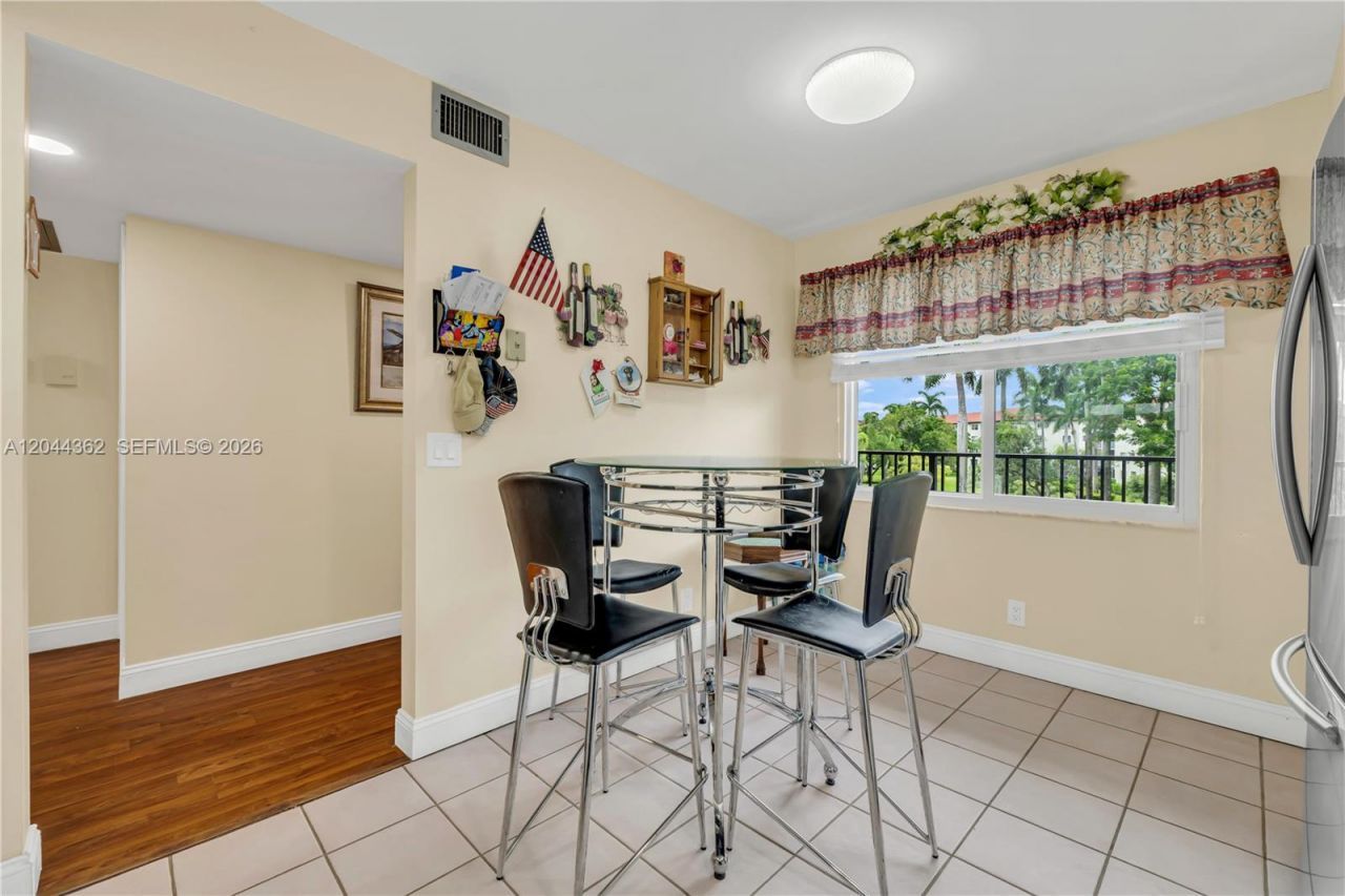 12900 SW 13th St, Unit 309E, Pembroke Pines, FL 33027 Photo