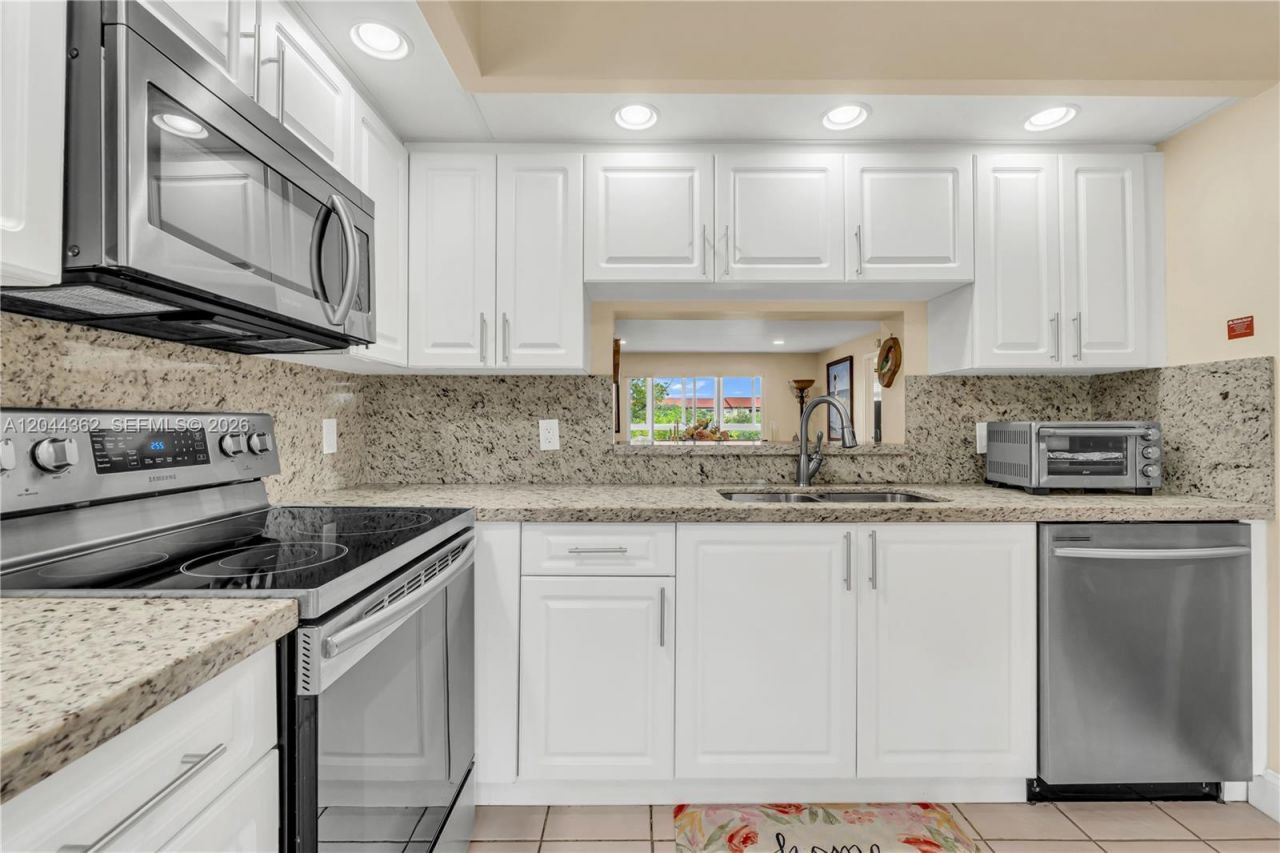 12900 SW 13th St, Unit 309E, Pembroke Pines, FL 33027 Photo