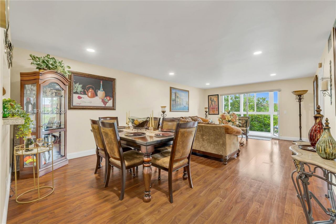 12900 SW 13th St, Unit 309E, Pembroke Pines, FL 33027 Photo