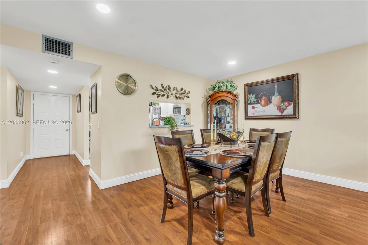 12900 SW 13th St, Unit 309E, Pembroke Pines, FL 33027 Photo