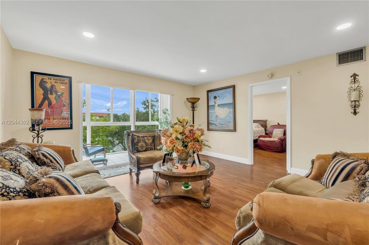12900 SW 13th St, Unit 309E, Pembroke Pines, FL 33027 Photo