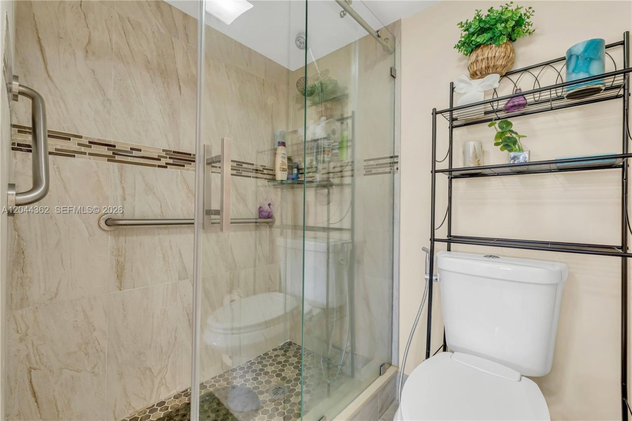 12900 SW 13th St, Unit 309E, Pembroke Pines, FL 33027 Photo