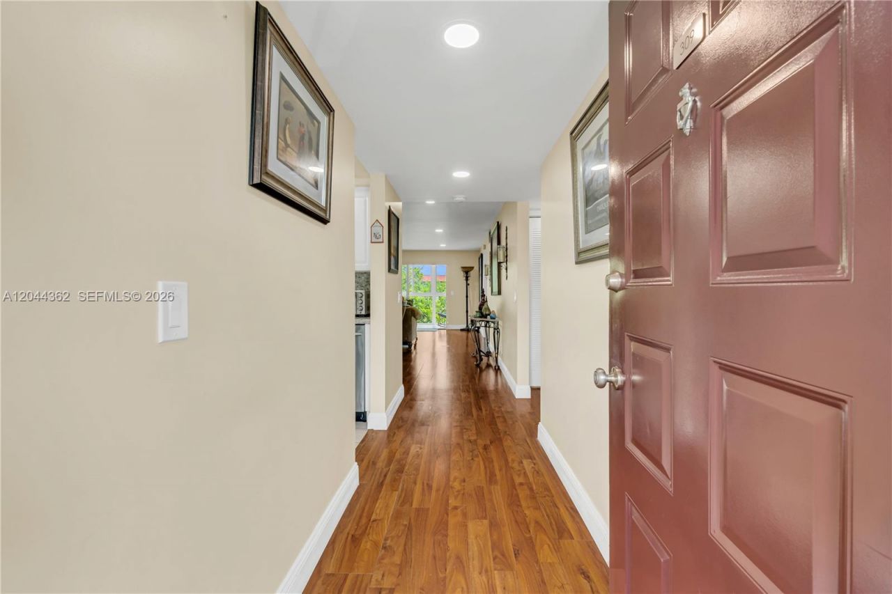 12900 SW 13th St, Unit 309E, Pembroke Pines, FL 33027 Photo