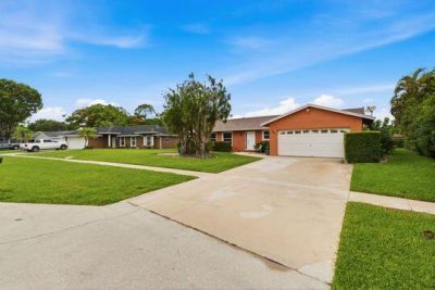 397 La Mancha Avenue, Royal Palm Beach, FL 33411 Photo