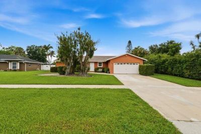 397 La Mancha Avenue, Royal Palm Beach, FL 33411 Photo