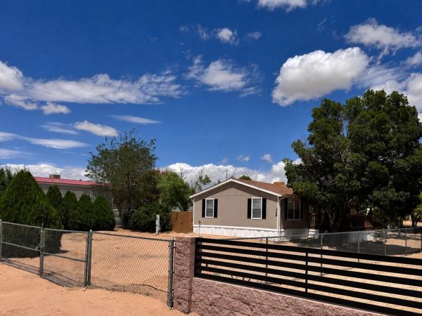 309 10th Avenue SW, Rio Rancho, NM 87124
