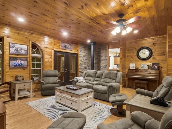 1052 Gravel Hill Road, Romance, AR 72136