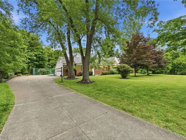 6975 Columbia Road , Olmsted Falls, OH 44138