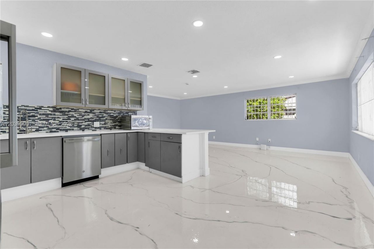 1010 NW 196th St , Miami Gardens, FL 33169 Photo