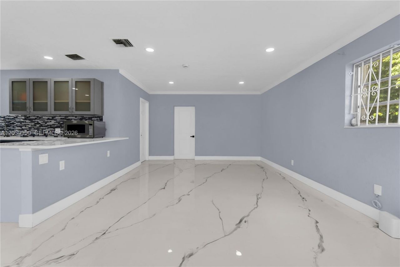 1010 NW 196th St , Miami Gardens, FL 33169 Photo