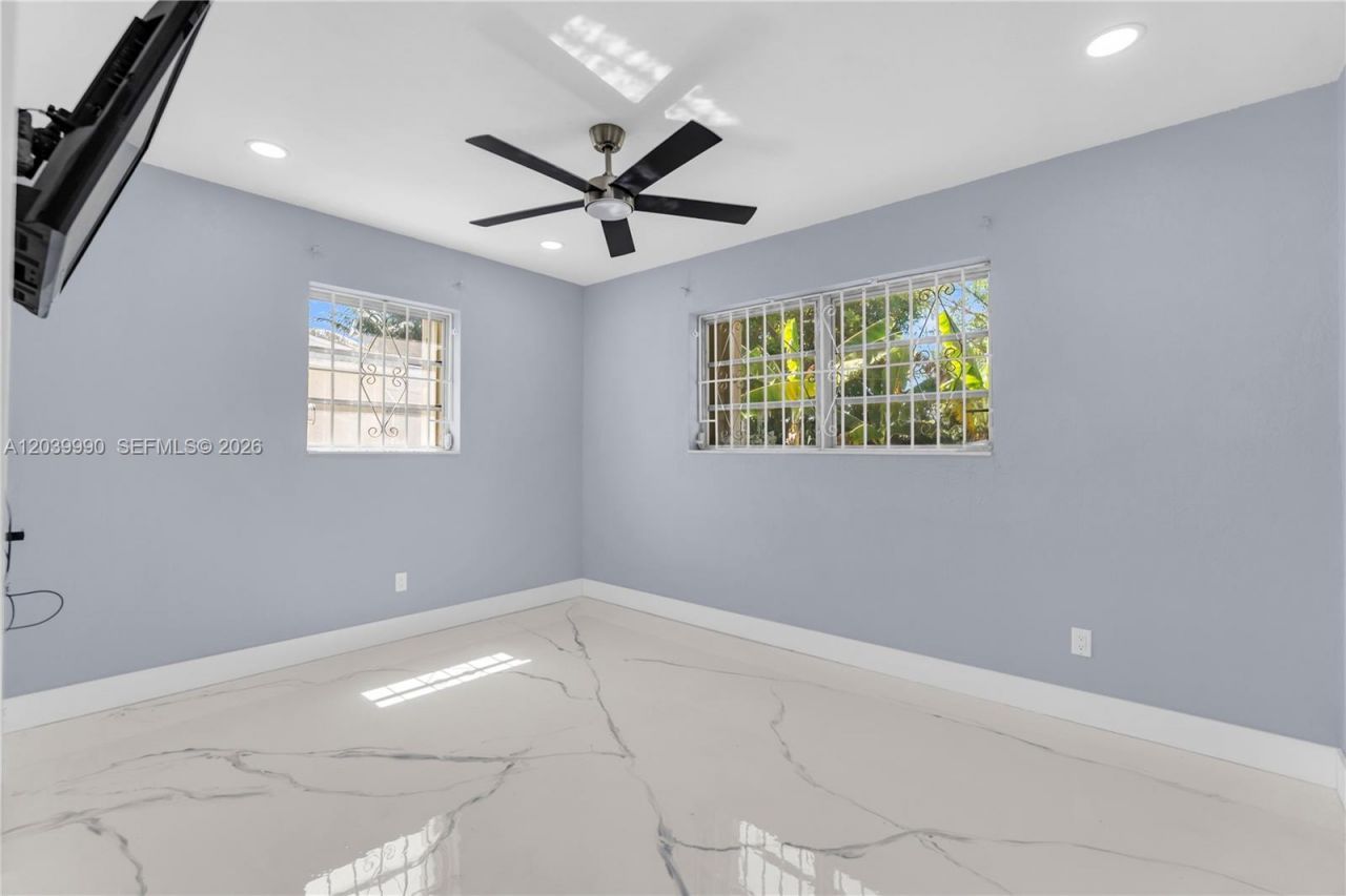 1010 NW 196th St , Miami Gardens, FL 33169 Photo