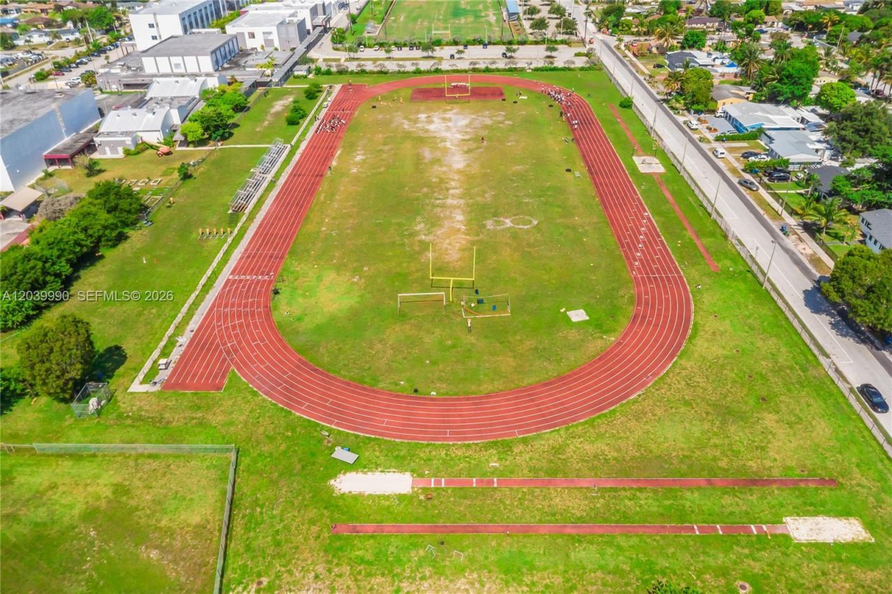 1010 NW 196th St , Miami Gardens, FL 33169 Photo