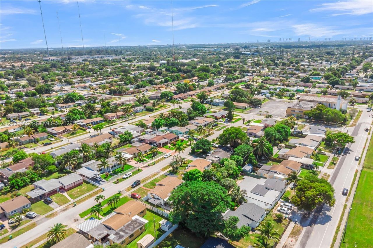 1010 NW 196th St , Miami Gardens, FL 33169 Photo