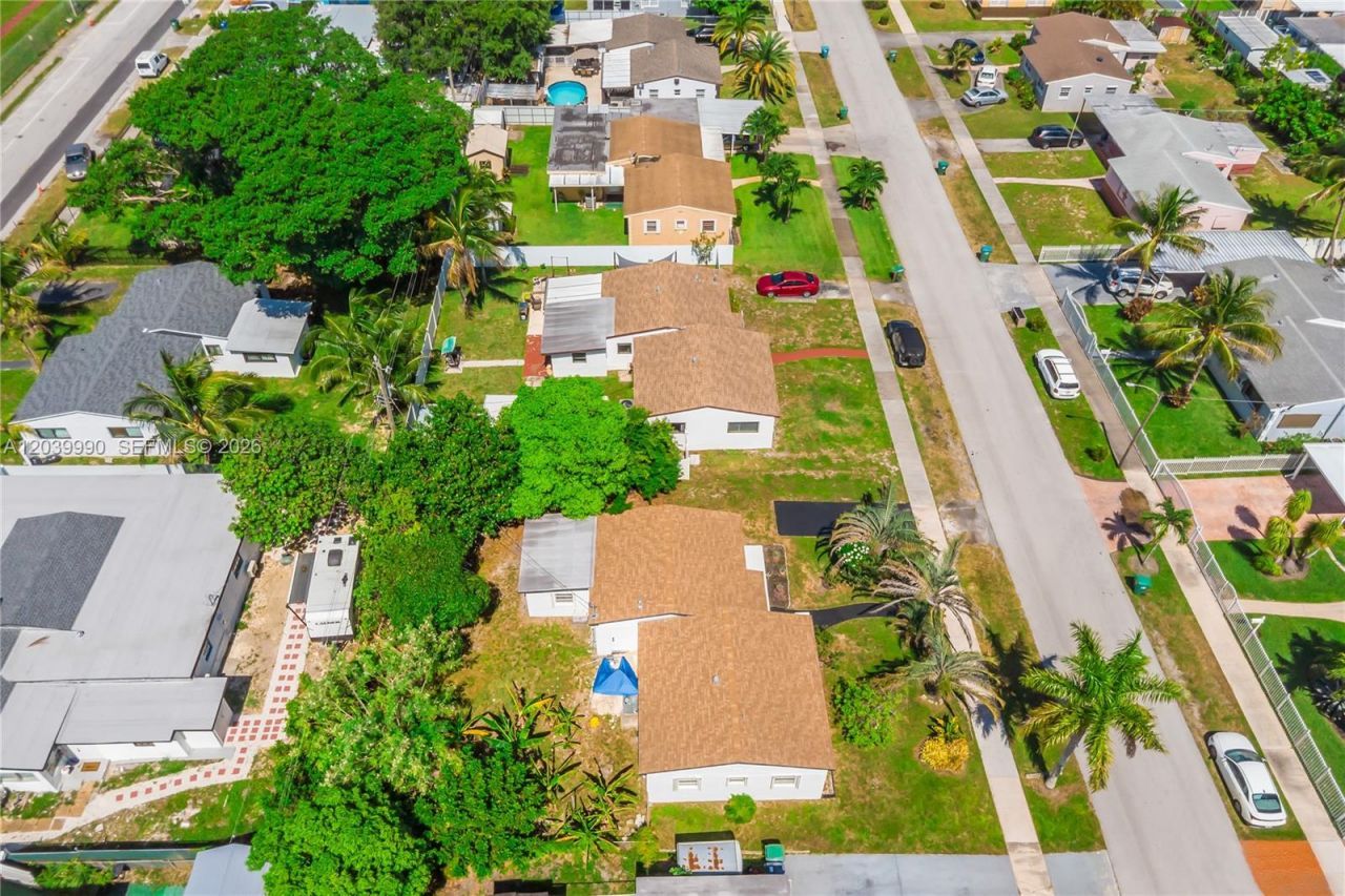 1010 NW 196th St , Miami Gardens, FL 33169 Photo