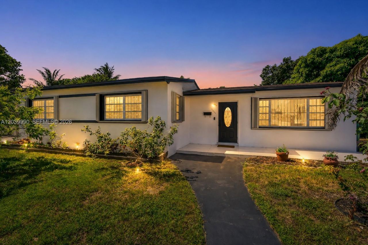1010 NW 196th St , Miami Gardens, FL 33169 Photo