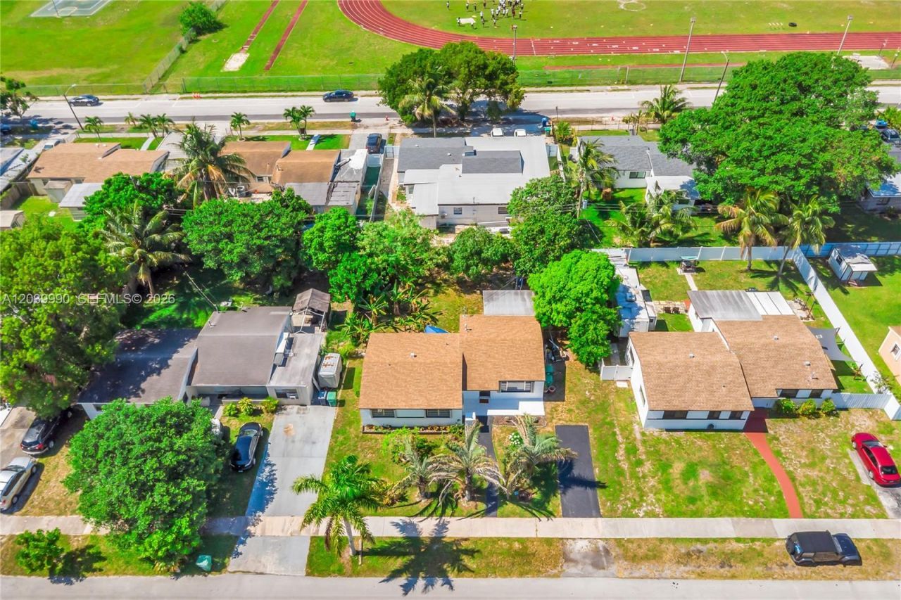 1010 NW 196th St , Miami Gardens, FL 33169 Photo