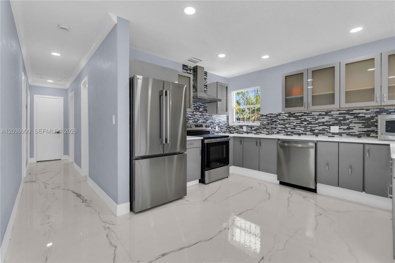 1010 NW 196th St , Miami Gardens, FL 33169 Photo