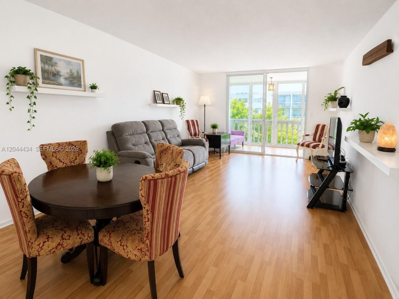 300 NE 12th Ave , Unit 606, Hallandale Beach, FL 33009 Photo