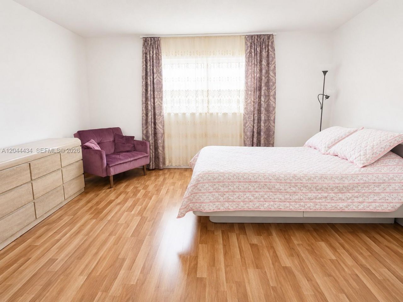300 NE 12th Ave , Unit 606, Hallandale Beach, FL 33009 Photo