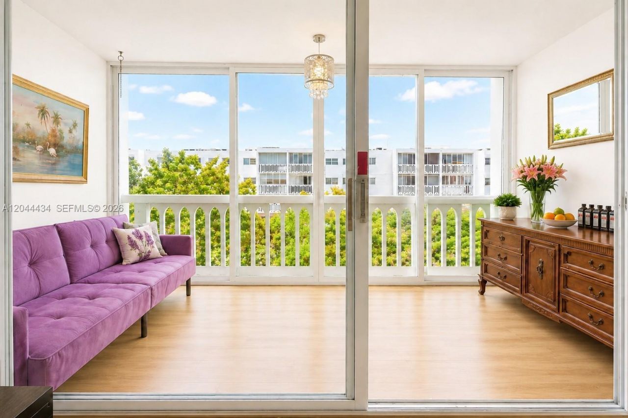 300 NE 12th Ave , Unit 606, Hallandale Beach, FL 33009 Photo