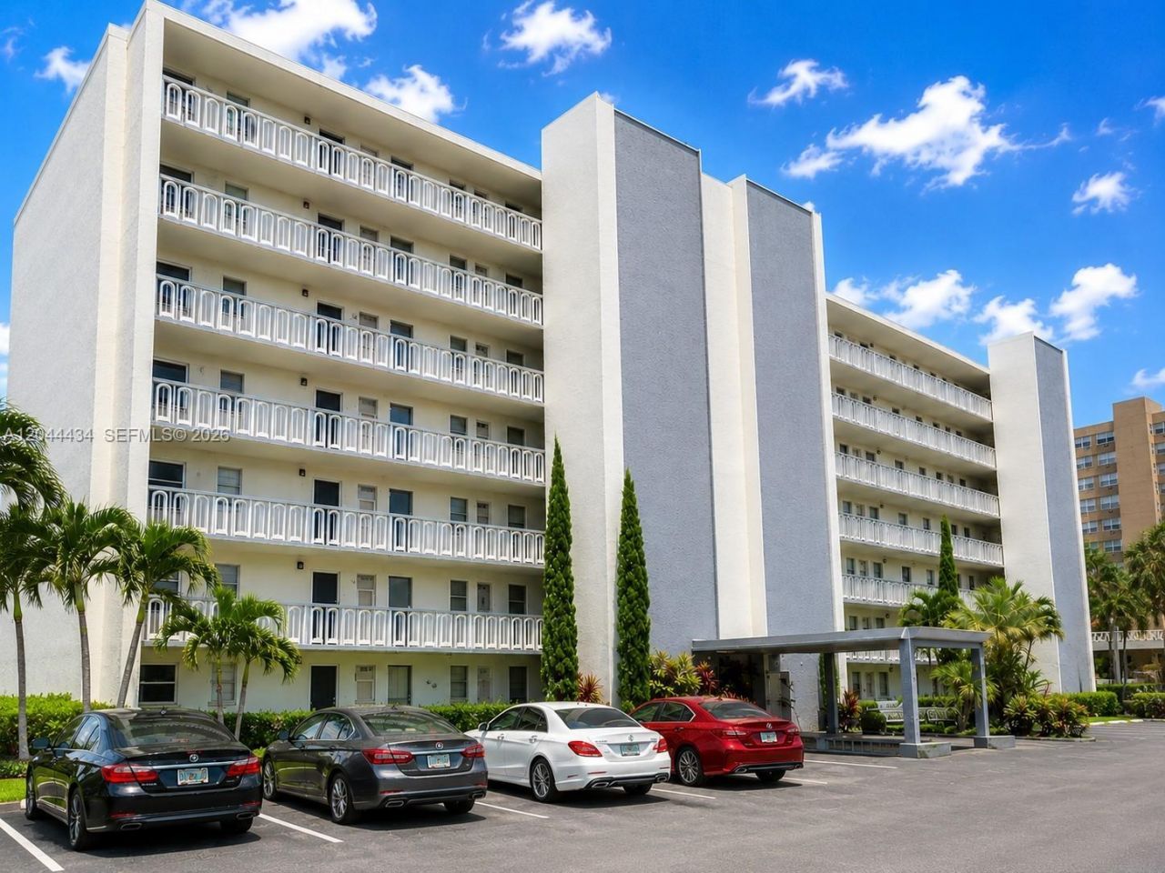 300 NE 12th Ave , Unit 606, Hallandale Beach, FL 33009 Photo