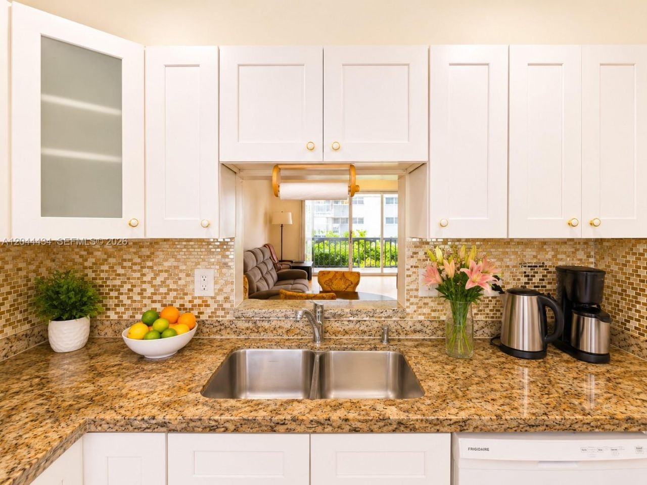 300 NE 12th Ave , Unit 606, Hallandale Beach, FL 33009 Photo