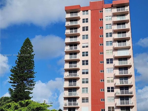 3161 S Ocean Dr , Unit 301, Hallandale Beach, FL 33009