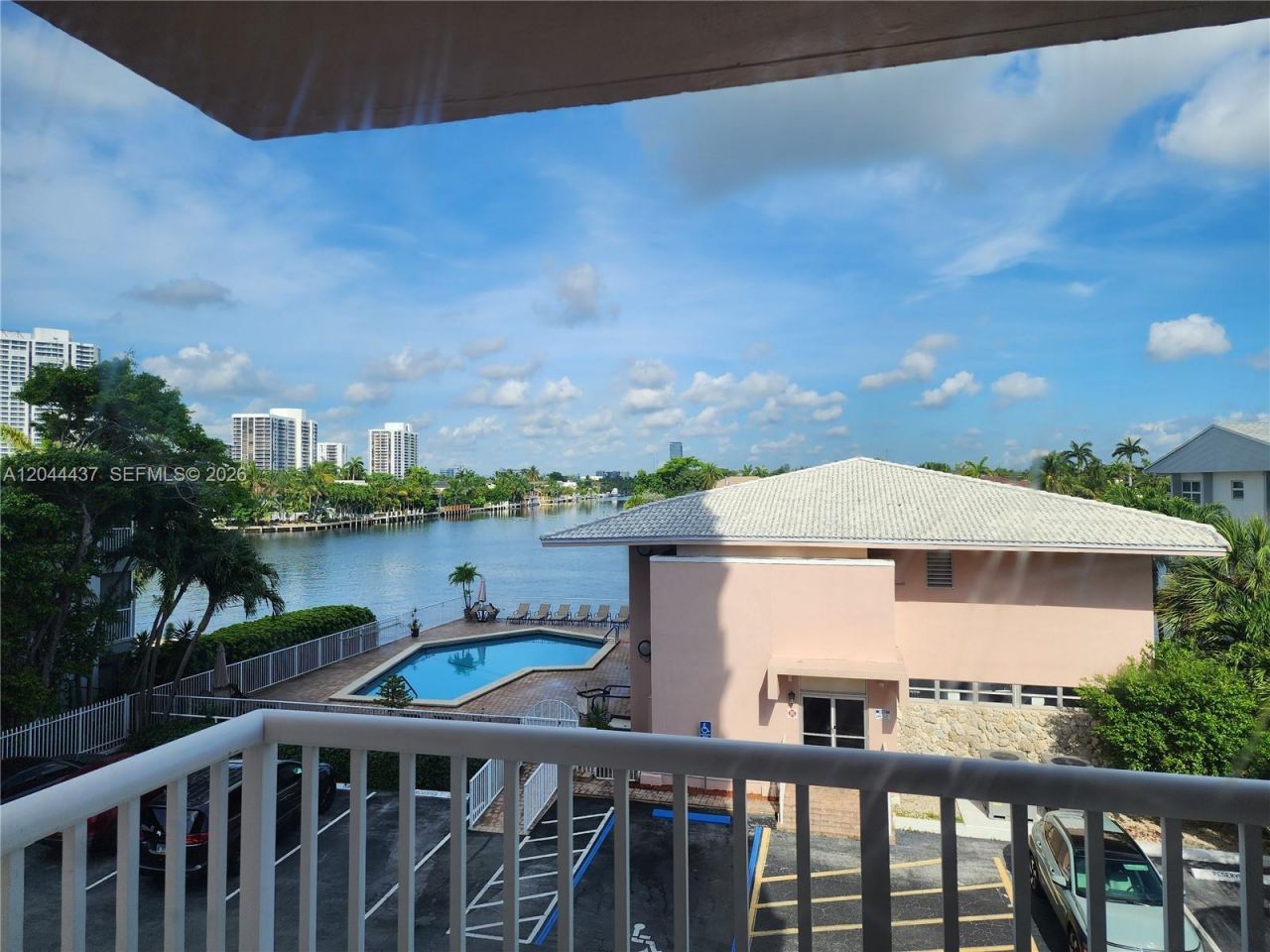 3161 S Ocean Dr , Unit 301, Hallandale Beach, FL 33009 Photo