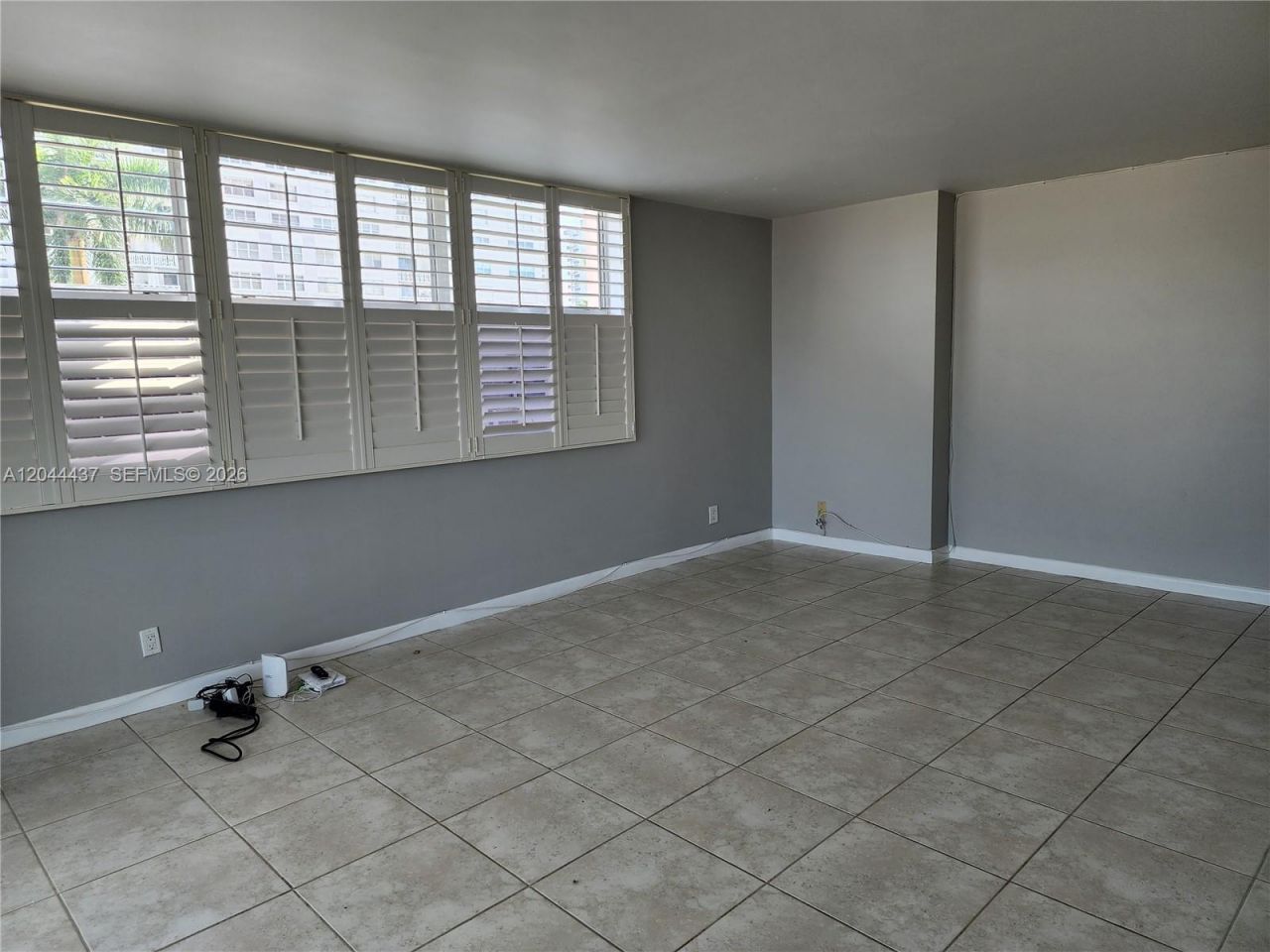 3161 S Ocean Dr , Unit 301, Hallandale Beach, FL 33009 Photo