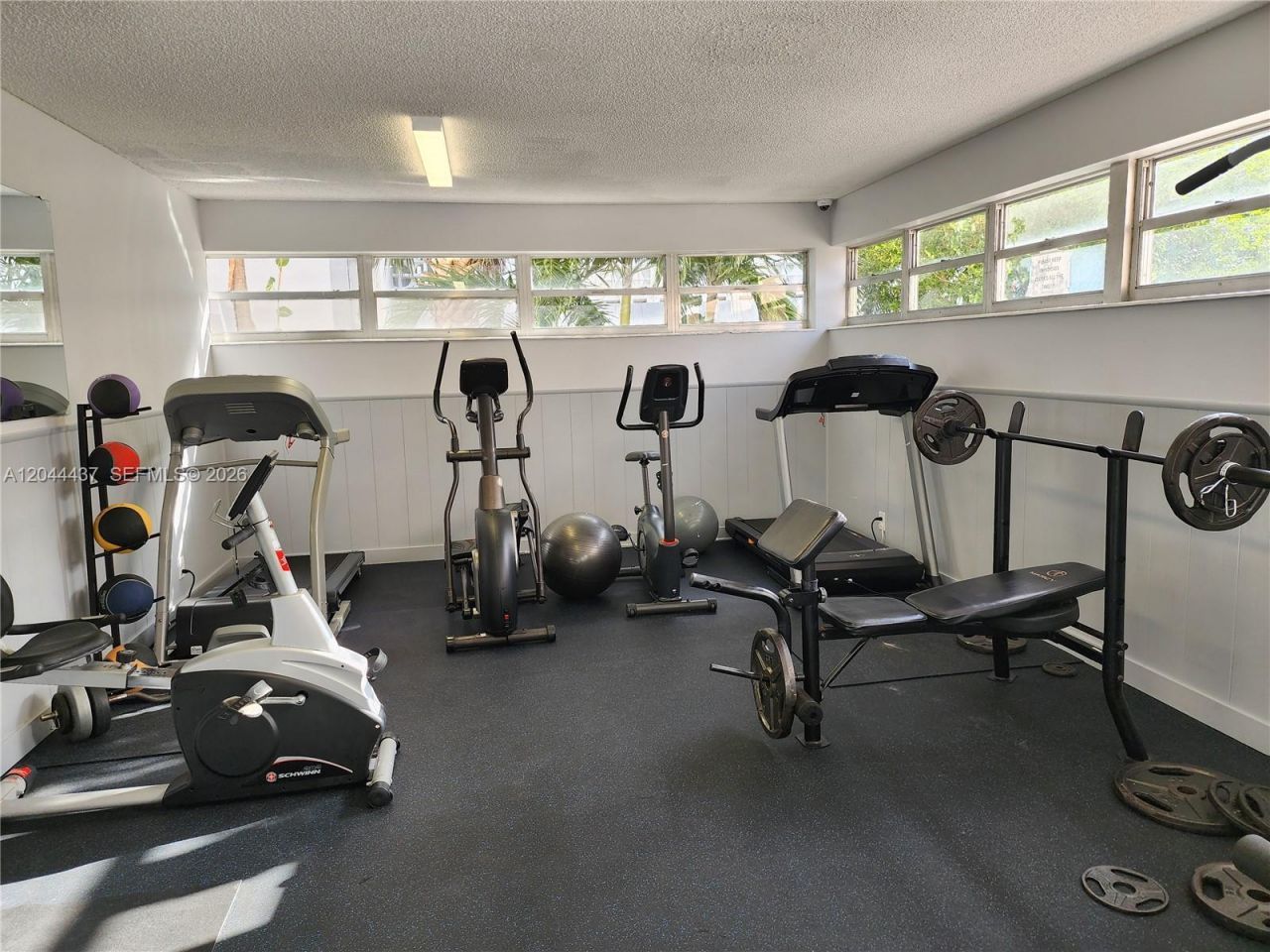 3161 S Ocean Dr , Unit 301, Hallandale Beach, FL 33009 Photo