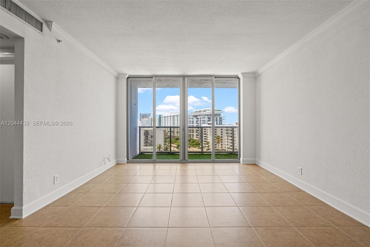401 69th St, Unit 1012, Miami Beach, FL 33141 Photo