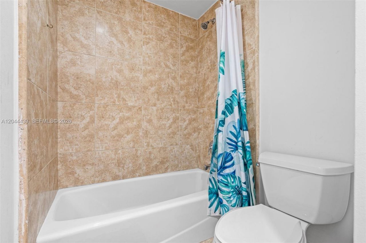 401 69th St , Unit 1012, Miami Beach, FL 33141 Photo