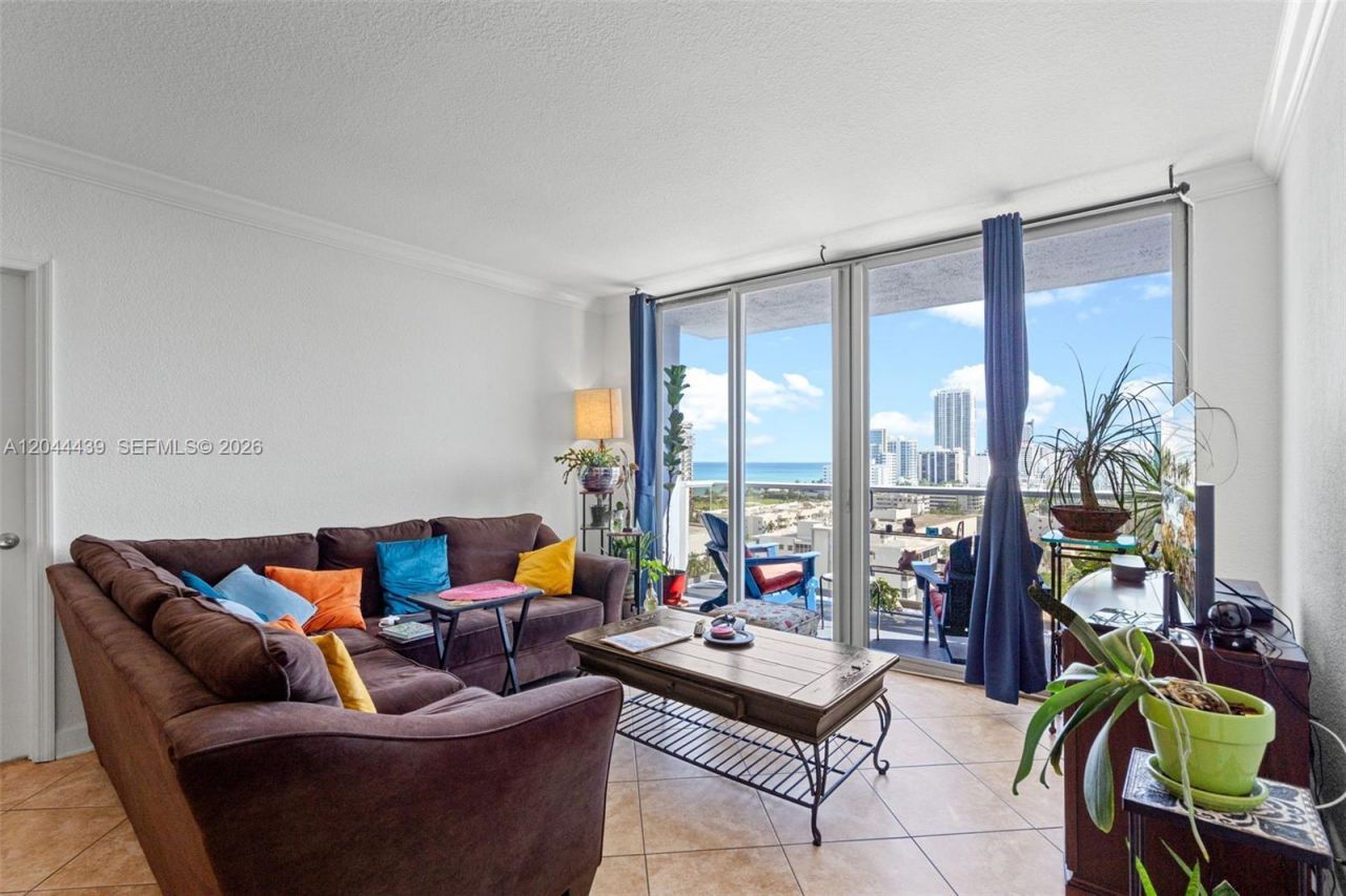 401 69th St , Unit 1012, Miami Beach, FL 33141 Photo