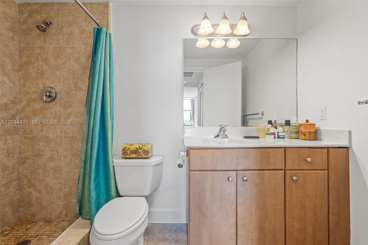 401 69th St , Unit 1012, Miami Beach, FL 33141 Photo