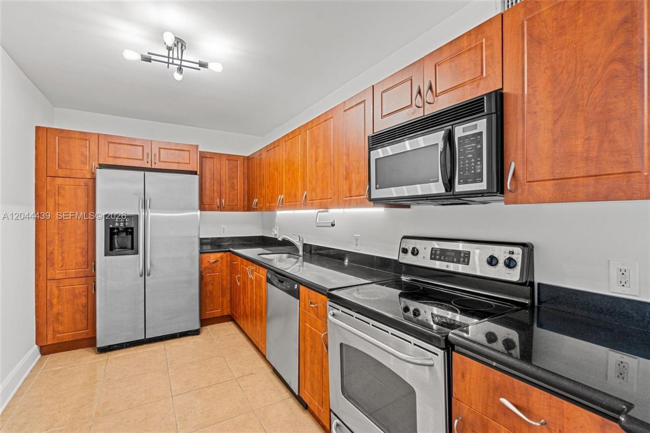 401 69th St, Unit 1012, Miami Beach, FL 33141 Photo