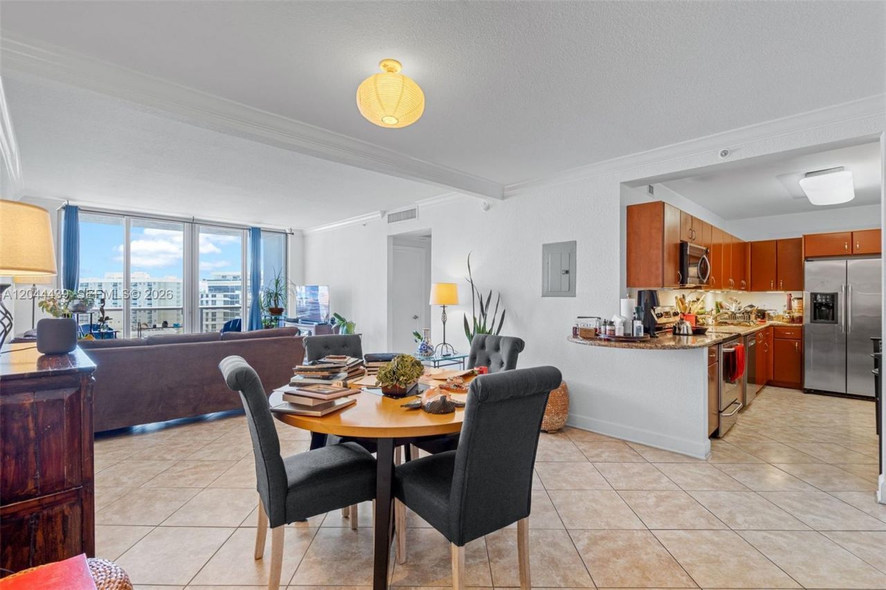 401 69th St , Unit 1012, Miami Beach, FL 33141 Photo