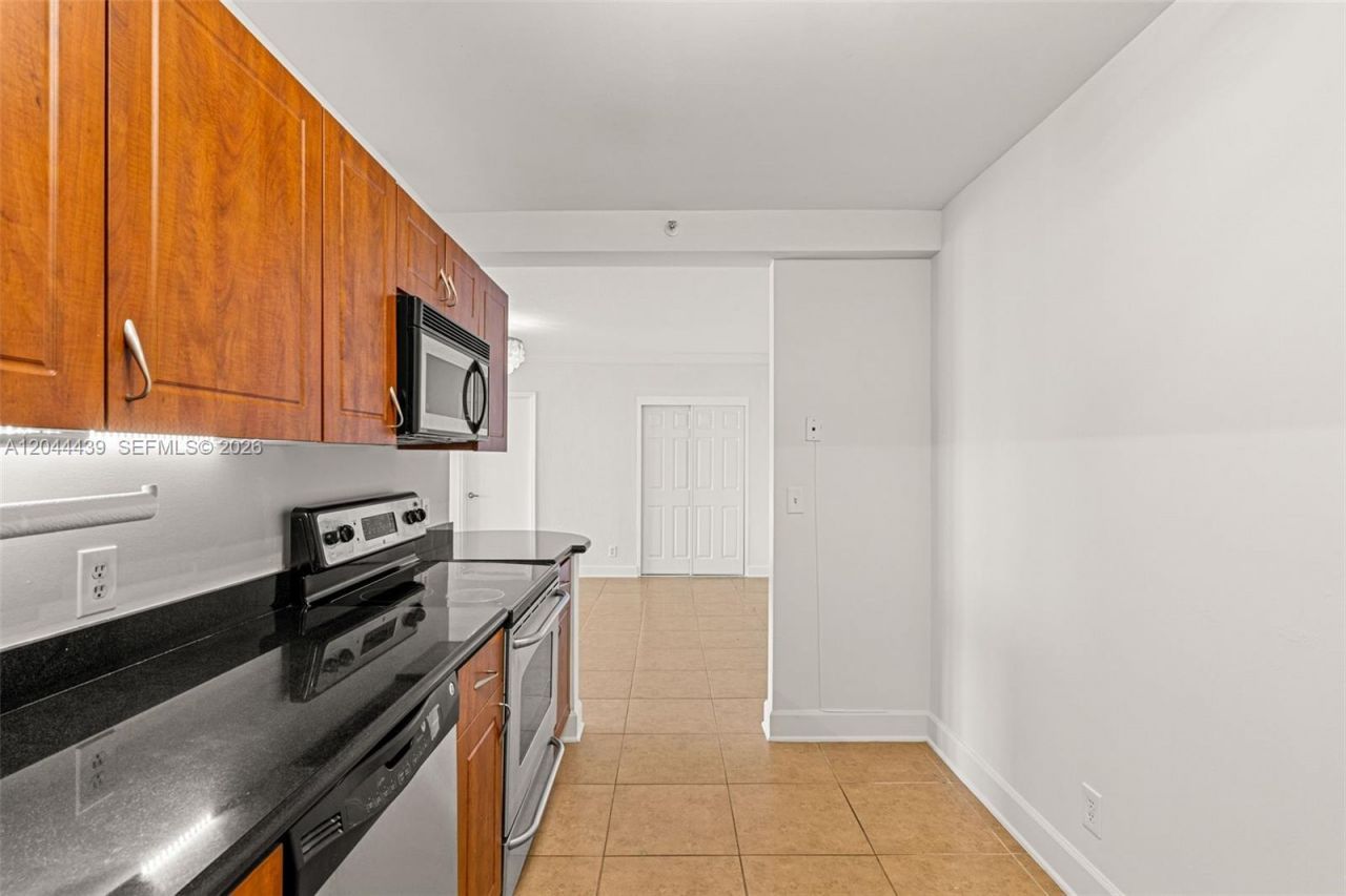 401 69th St, Unit 1012, Miami Beach, FL 33141 Photo