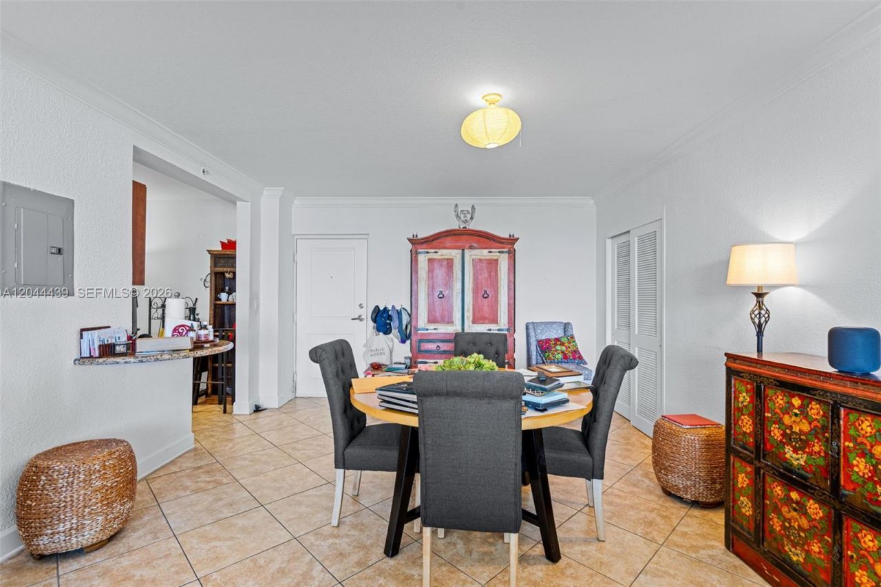 401 69th St , Unit 1012, Miami Beach, FL 33141 Photo