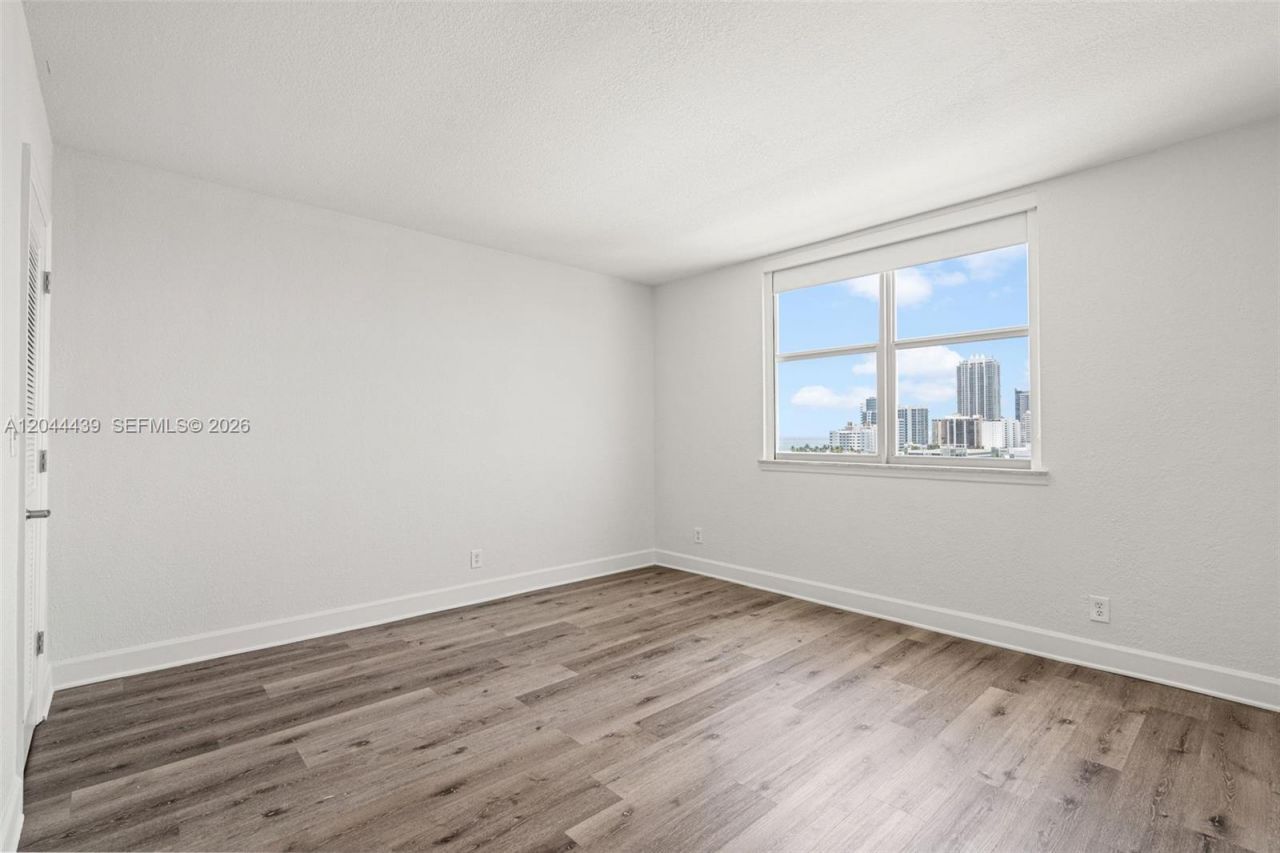 401 69th St, Unit 1012, Miami Beach, FL 33141 Photo