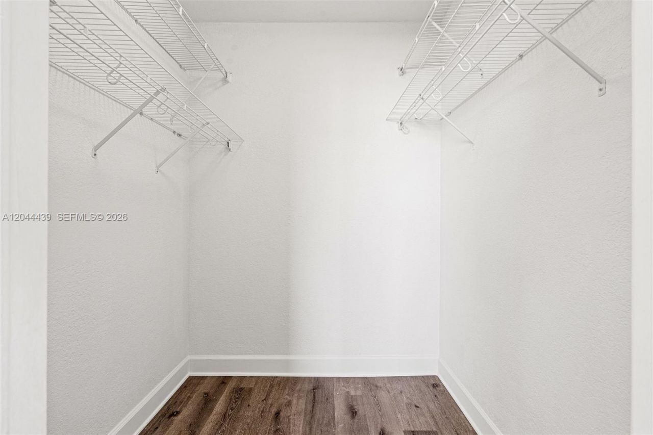 401 69th St, Unit 1012, Miami Beach, FL 33141 Photo