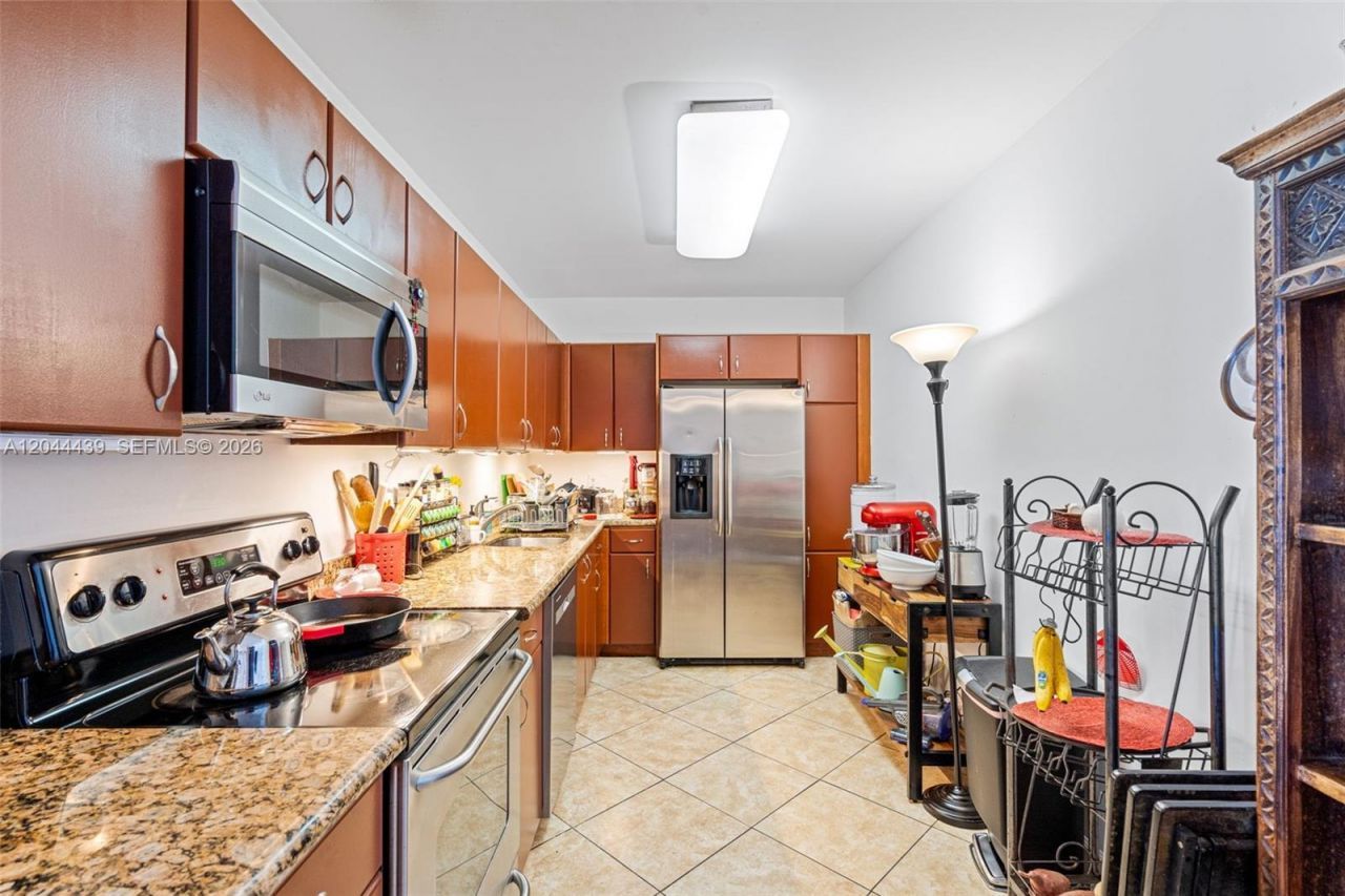 401 69th St , Unit 1012, Miami Beach, FL 33141 Photo